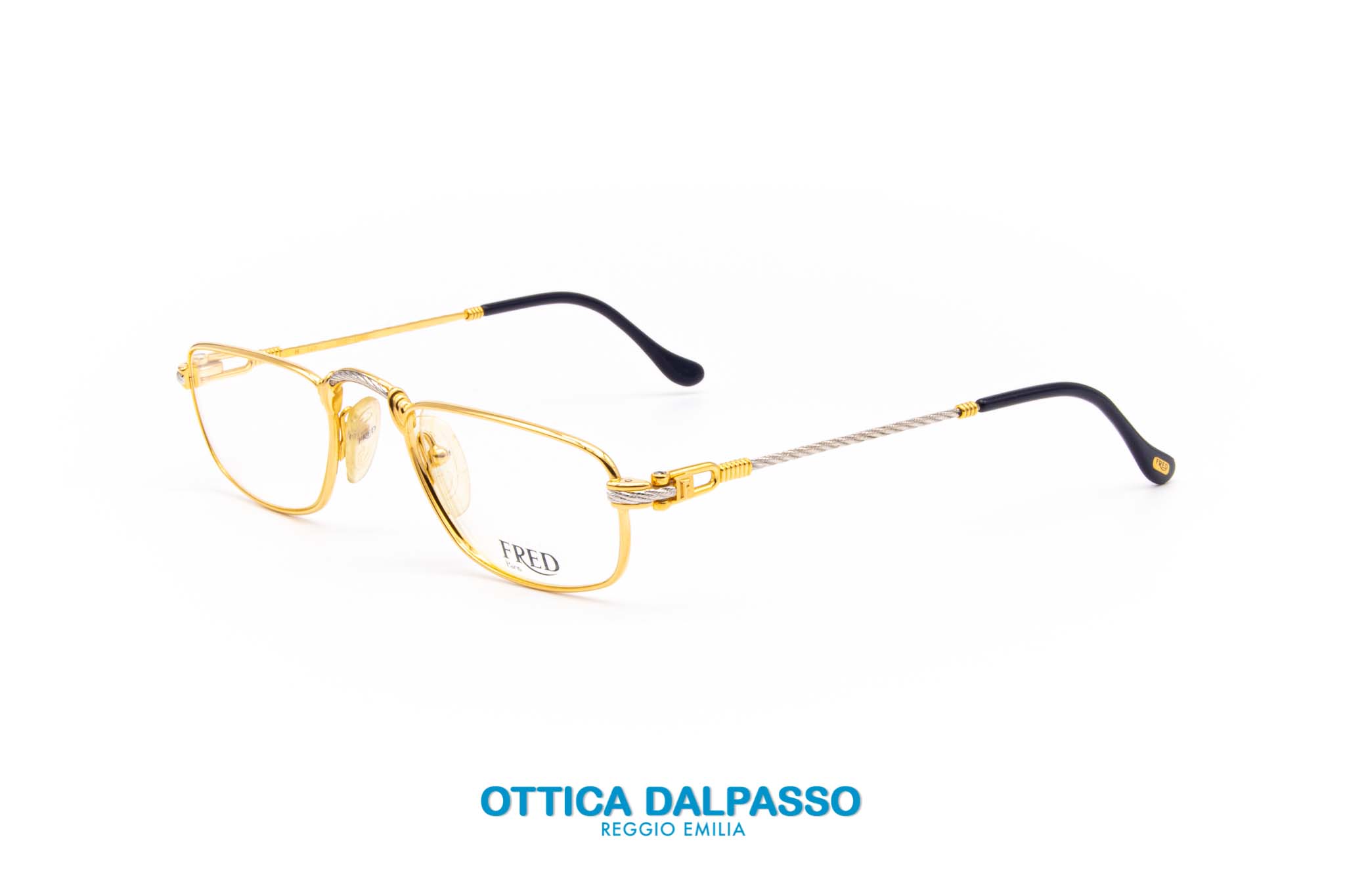 Occhiali in oro massiccio outlet